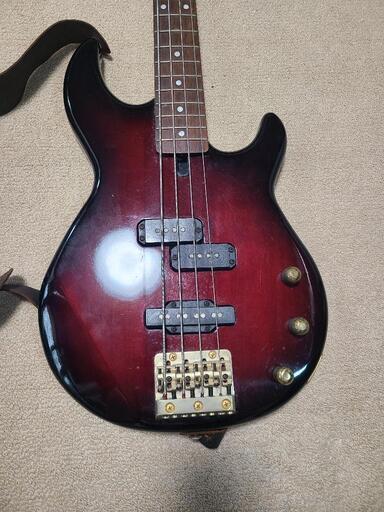 ベースギター YAMAHA BB850 ソフトケース付き