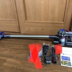 ダイソン V7（SV11 )コードレスクリーナー 掃除機 Dyson