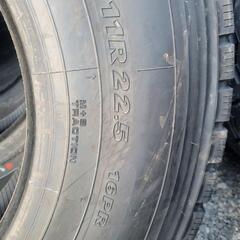 ヨコハマタイヤ大型用2本、地山