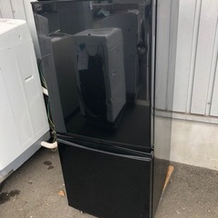 福岡市内配送無料 シャープ SHARP SJ-D14B-B [冷蔵庫(137L・つけかえ  
