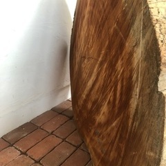 巨木 欅? 切り出し 無垢一枚板 丸太輪切 耳付 天板 英数字 カフェ 看板 カウンター テーブル 古材 アンティーク