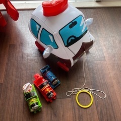 子供のおもちゃ❣️引っ張りおもちゃ　パトカーとトーマス