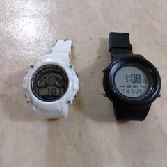 腕時計2つ　白と黒　値下げしました!取引相手が決まりました。。