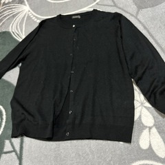 黒のセーター