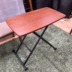 昇降式テーブル 高さ自由な便利なテーブル