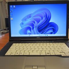 富士通15.6型ノートPC　LIFEBOOK E752/F②