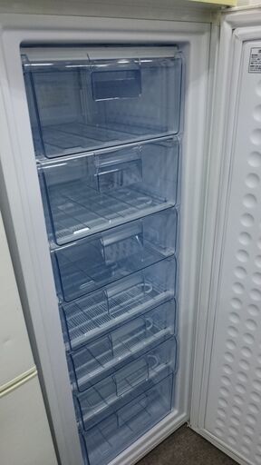 （2023.7.2お買い上げありがとうございます。）アイリスオオヤマ　1ドア冷凍庫175L　２０２０年製　IUSD-18A-W2　1ドア　55ｃｍ幅　　右開き　　高く買取るゾウ八幡東店