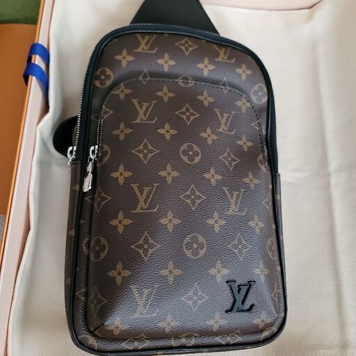 Louis Vuittonアベニュースリングバック