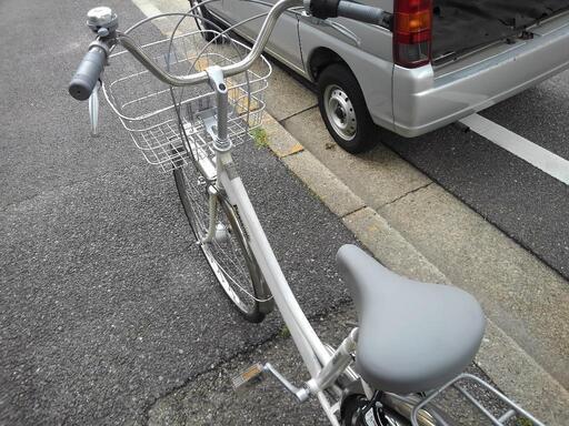 名古屋プレミアム商品券＆金シャチマネーOK！中古自転車２５９２　前後タイヤ新品！　パナソニック　２６インチ　３段ギヤ　オートライト　キッキーと音がならない後輪ローラーブレーキ錆びにくい部品：ハンドル・リム・ドロヨケ・前かご 名古屋プレミアム商品券＆金シャチマネーOK！中古自転車2592 前後