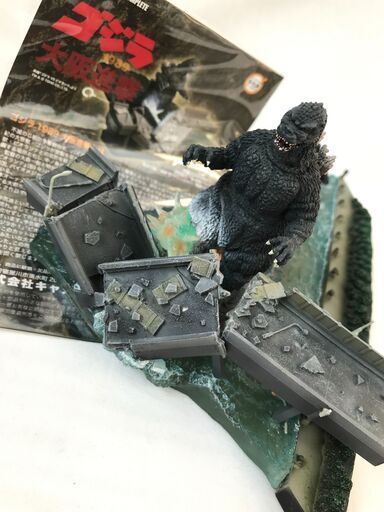 新入荷！！　特撮大百科　ｺﾞｼﾞﾗ　大阪進撃　コレクター商品　箱なし　本体のみ