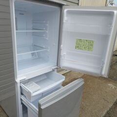 22【愛知店舗・清掃済】 シャープ 137L 冷蔵庫 2017年