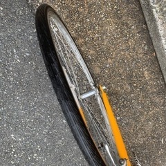 💯💯　クロスバイク　自転車　黄色　700x28c 7変速　シマノ　配達可能