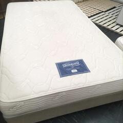シモンズ・ホテル仕様・中古マットレス&BOXスプリングセット・セミダブル
