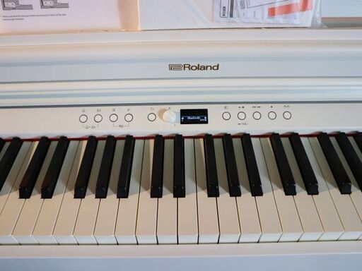 美品 Roland/ローランド 電子ピアノ RP701-WH 22年製 椅子付 88鍵盤 音