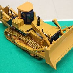 KOMATSU ミニチュア D-475A ブルドーザー ケース アクリルケース