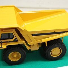 KOMATSU ミニチュア HD785 ダンプトラック ケース アクリルケース