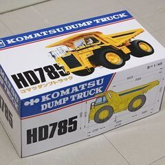 KOMATSU ミニチュア HD785 ダンプトラック ケース アクリルケース