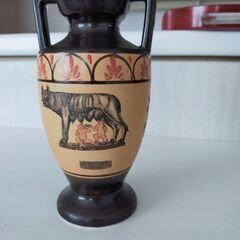古代ローマ調の花瓶
