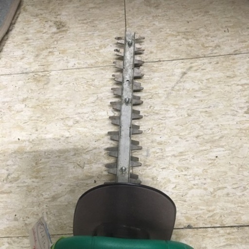 マキタ　makita 充電式　生垣バリカン　ヘッジトリマー　muh350d マキタ makita 充電式 生垣バリカン ヘッジトリマー muh350d