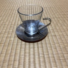 ガラスのカップ