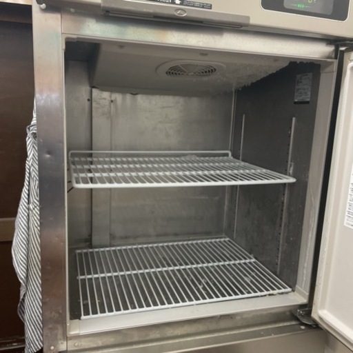 【仙台市　直接引き取りのみ】 ホシザキ HOSHIZAKI 業務用 冷蔵庫 縦型 2ドア 厨房機器 冷凍冷蔵庫 HRF-75AT 冷凍223L 冷蔵214L