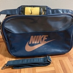 NIKE  ショルダー　エナメルバッグ ／ スポーツバッグ