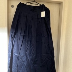 ロングフレアスカート　紺色　Mサイズ
