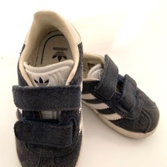 adidas 13センチ　スニーカー