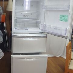 日立大型冷蔵庫 500L越え2012年製