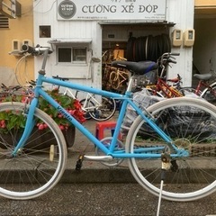 クロスバイク 700x28c 6変速 青 配達可能