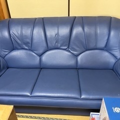 青色のソファー決定しました
