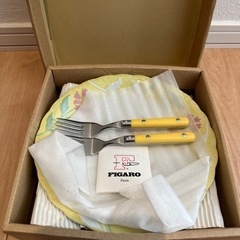 【最終値下】 FIGARO Paris 洋皿2枚 フォーク2本 ...