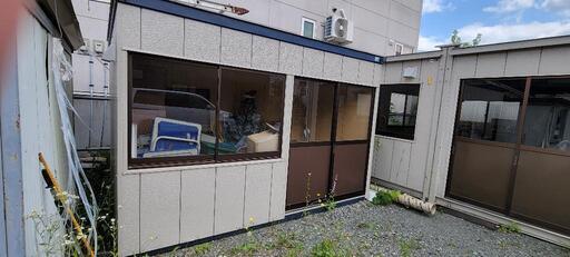 綺麗なプレハブ物置 50万円でどうぞ