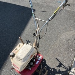 家庭菜園で使ってました。耕運機、携行缶
