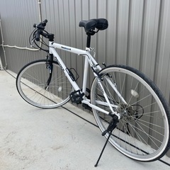 【8,000円2回払いOK 】クロスバイク・走行問題無し・ホワイト