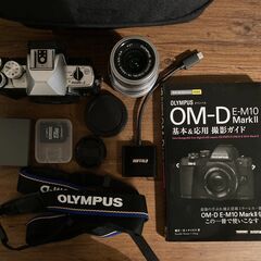 美品】ミラーレス一眼カメラ、OLYMPUS OM-D E-M10 Mark II レンズセット