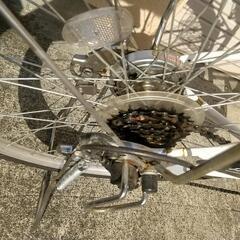 27インチ シティサイクル キレイな白 6速 タイヤ前後溝有り