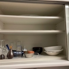 160幅の食器棚