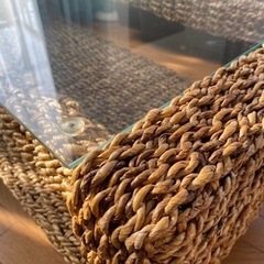 藤のガラステーブル