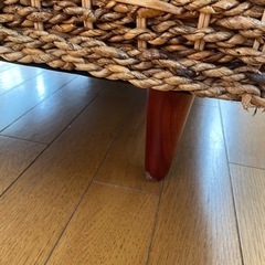 藤のガラステーブル