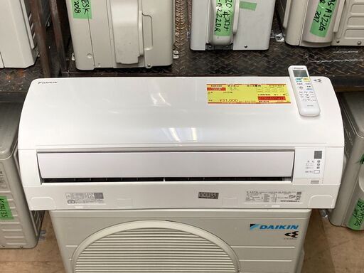 K04320　2020年製　ダイキン　中古エアコン　主に6畳用　冷房能力　2.2KW ／ 暖房能力　2.2KW