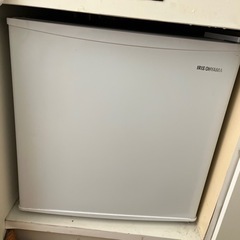 約2年間使用　アイリスオーヤマ　ノンフロン小型冷蔵庫　白色