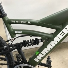 K2307-072 HUMMER W-CROWN マウンテンバイク　マットグリーン　26インチ　18段変速　ハンドルにベタ付きあり　左右のペダル共に破損あります K2307-072 HUMMER W-CROWN マウンテンバイク マットグリーン 26インチ