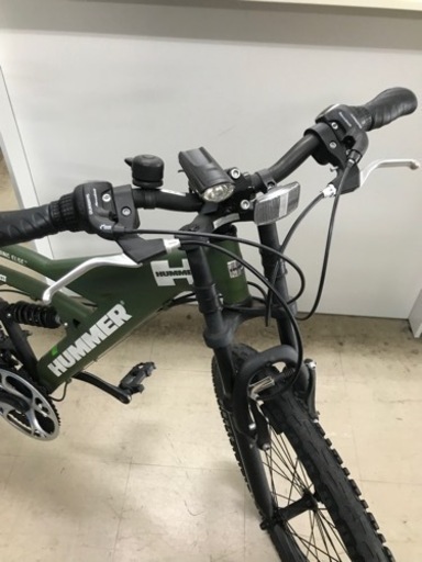 K2307-072 HUMMER W-CROWN マウンテンバイク　マットグリーン　26インチ　18段変速　ハンドルにベタ付きあり　左右のペダル共に破損あります K2307-072 HUMMER W-CROWN マウンテンバイク マットグリーン 26インチ