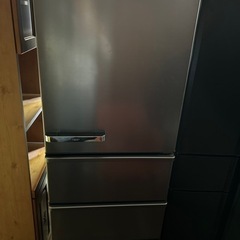 2020年式　430l 冷蔵庫