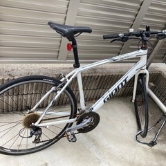 GIANT クロスバイク　中古