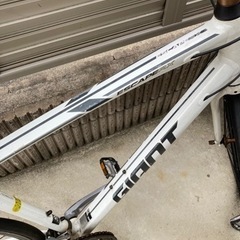 GIANT クロスバイク　中古