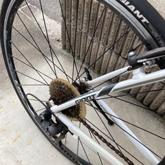 GIANT クロスバイク　中古