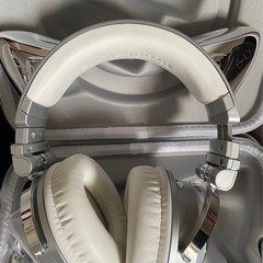 アリアナグランデ ヘッドフォン