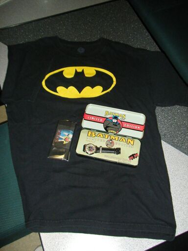 値下げ！アメコミ大好き！バットマンTシャツ（黒）＆フォッシル　バットマン腕時計　ビンテージ